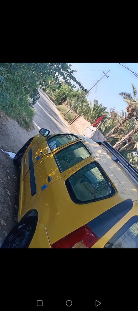 رينو للبيع موديل 12 سياره جاهزه مكينه وكير نظيف شرط ***********

