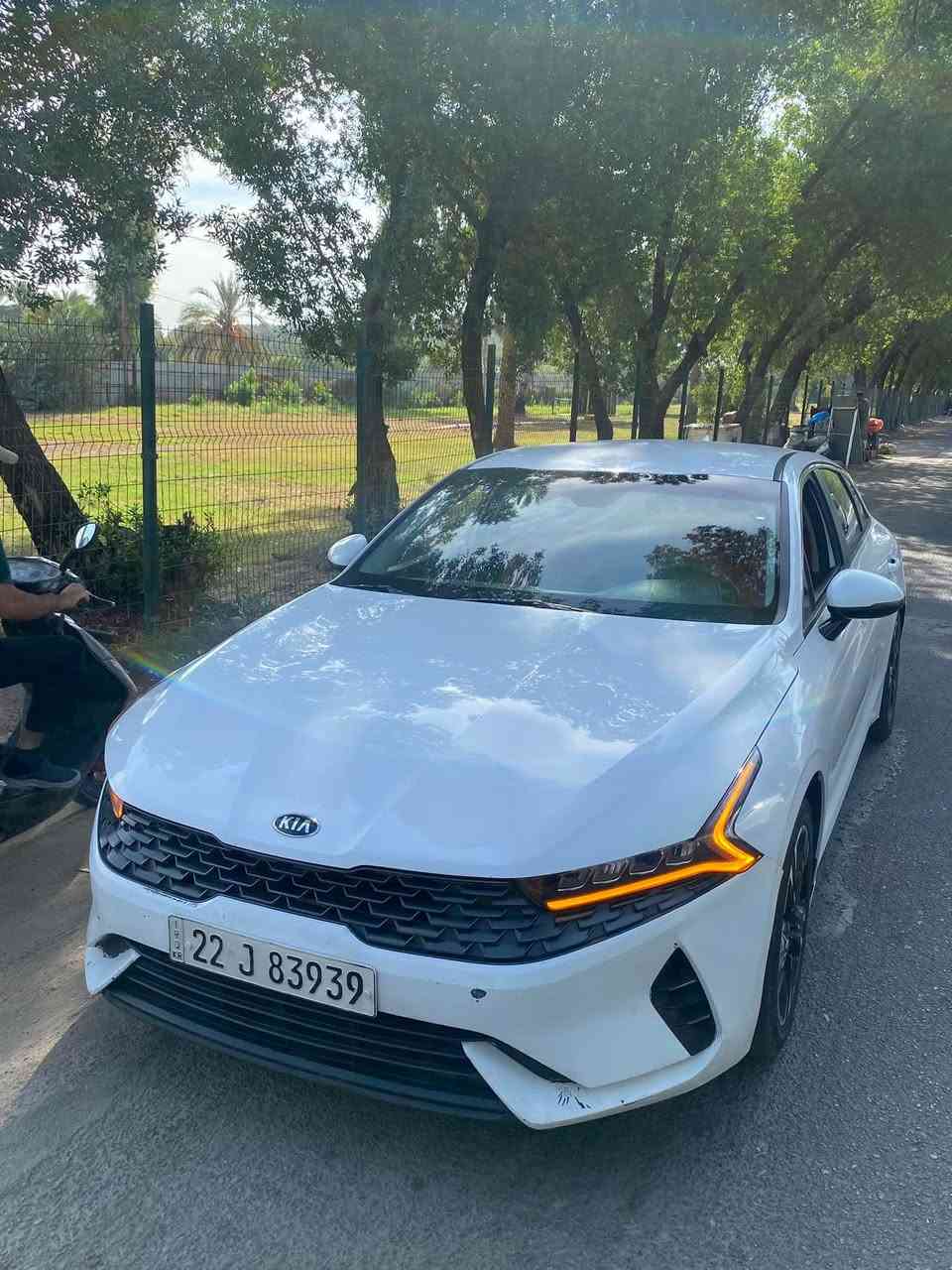 السلام عليكم k5 للبيع مواصفات عادية LX بصمة تشغيل بصمة ابواب ترحيب بلابواب بصمة هاند بريك بصمة اوتو هولد شاشة كبيرة تدعم ابل كار بلي حادث السيارة جاملغ وشبر من البنيد وبيه 3 قطع كلير من امريكا بدون صبغ كير محرك خير من الله رقمي للاتصال او واتساب *********** للبيع او مراوس ب ياباني حسب القناعة وانطي فرق عادي
