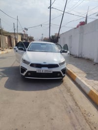 سيراتو ٢٢٠ • فتحة سقف • رقم بغداد
