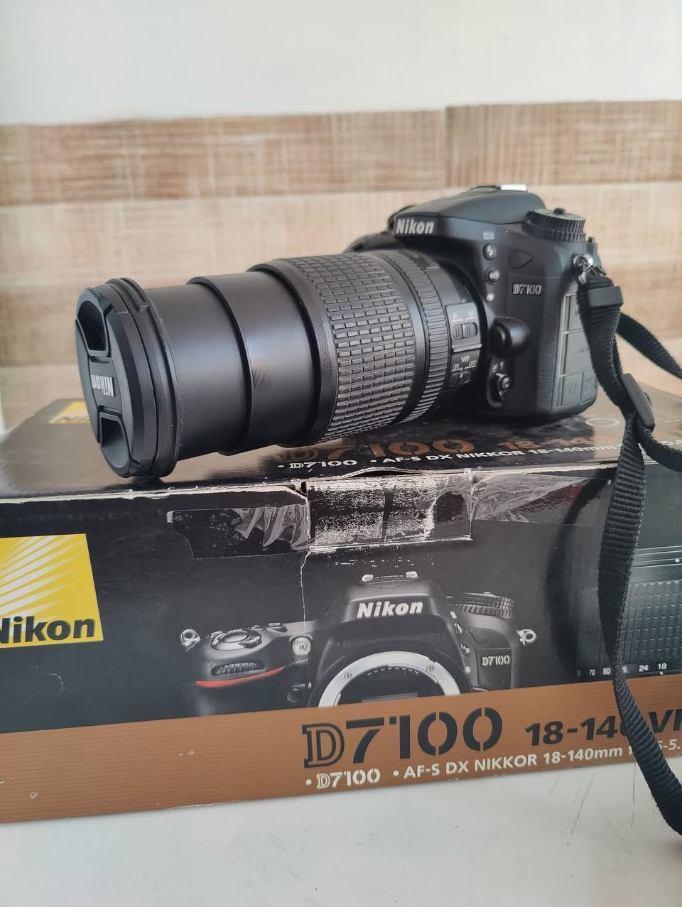 📸 للبيع كاميرا نيكون Nikon D7100
🔹 استخدام قليل جداً، بحالة ممتازة وكأنها جديدة
🔹 جميع الملحقات كاملة
🔹 العدسة 18-140mm
🔹 رام + كيبل نقل + حزام كتف
📍 المكان: كربلاء
  للتواصل ***********
