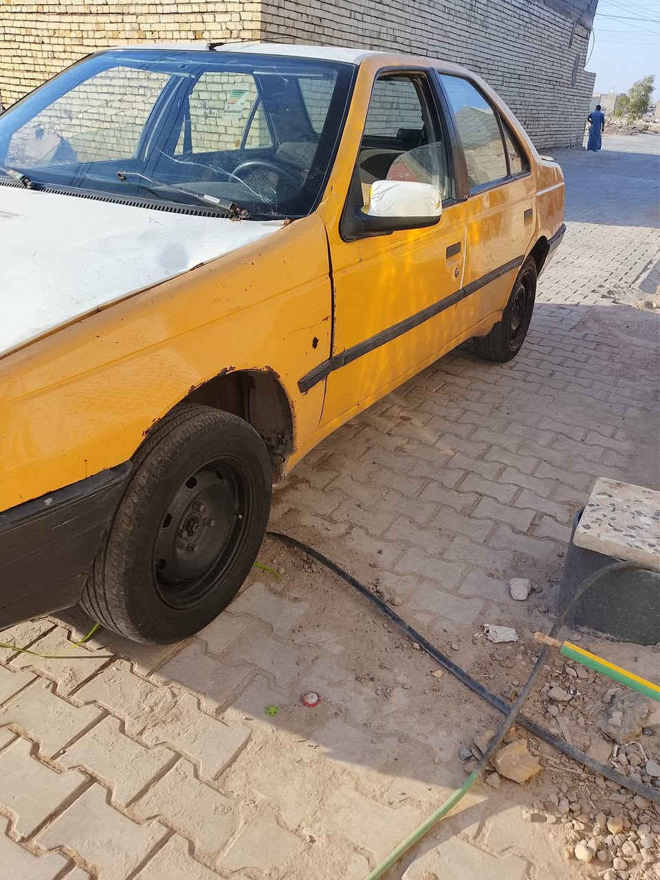 سلام عليكم بيجو 405 موديل 12 رقم بغداد سنويه عضم عاج بدون راعي اتكفل سرقه وعشاير سياره كير محرك فرنسي صاروخ خير من الله كهربائيات شغاله كلها مسجل شغال تبريد عوزه بس راديتر سعرها 8 ورقات مكان بغداد وباقي تفاصيل على هاتف ***********
