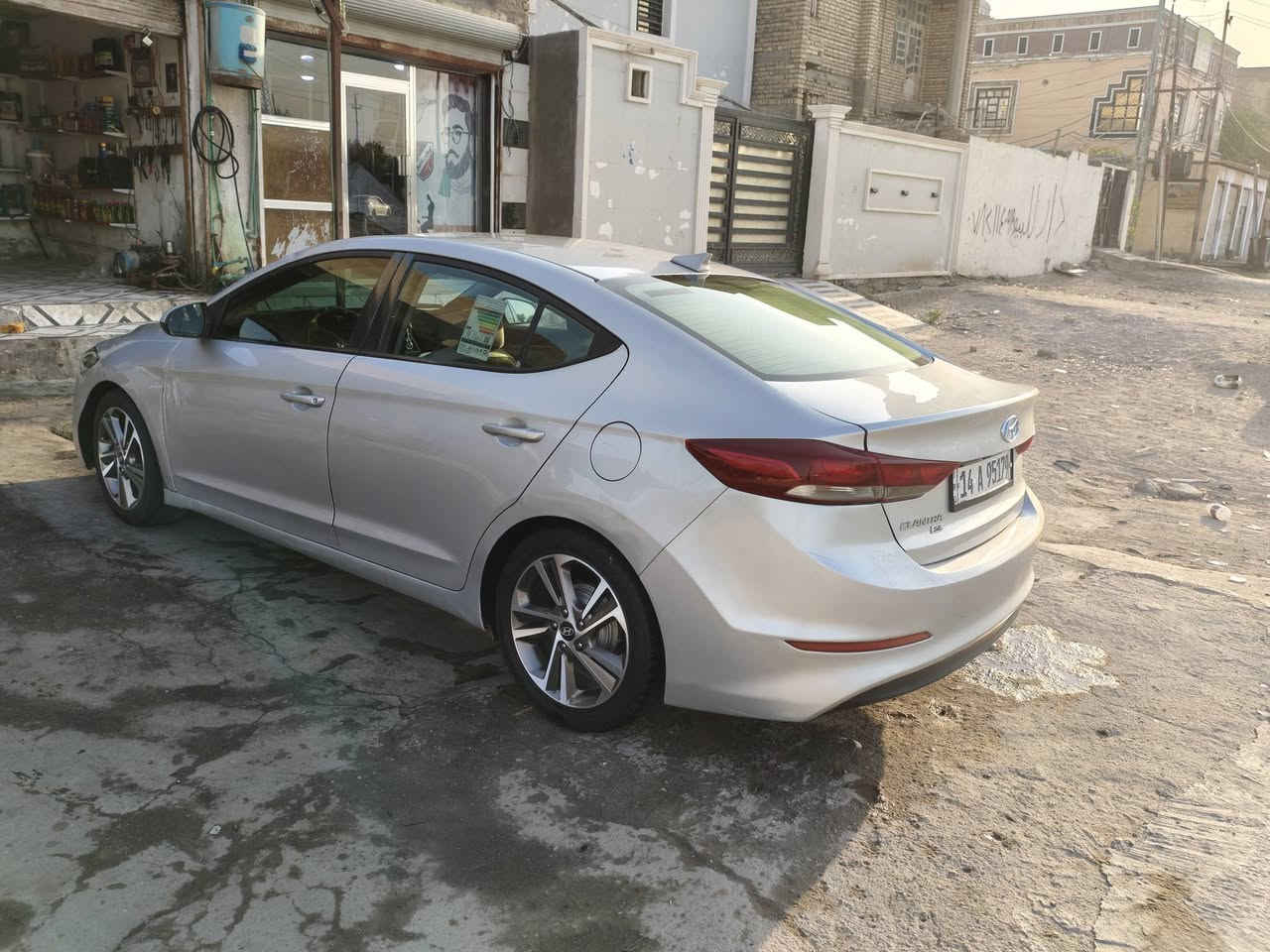 للبيع هونداي النترا 2017
مواصفات السياره تحكم جهتين كير AT مكينه 2000 دوش تخم تاير حداديه جديده تبريد شغال شاشه كاميرا
 حادثه خشم البنيد سونار موجود
السعر 115 رقم بصره
 مكان السيارة ناصرية مركز 
***********
