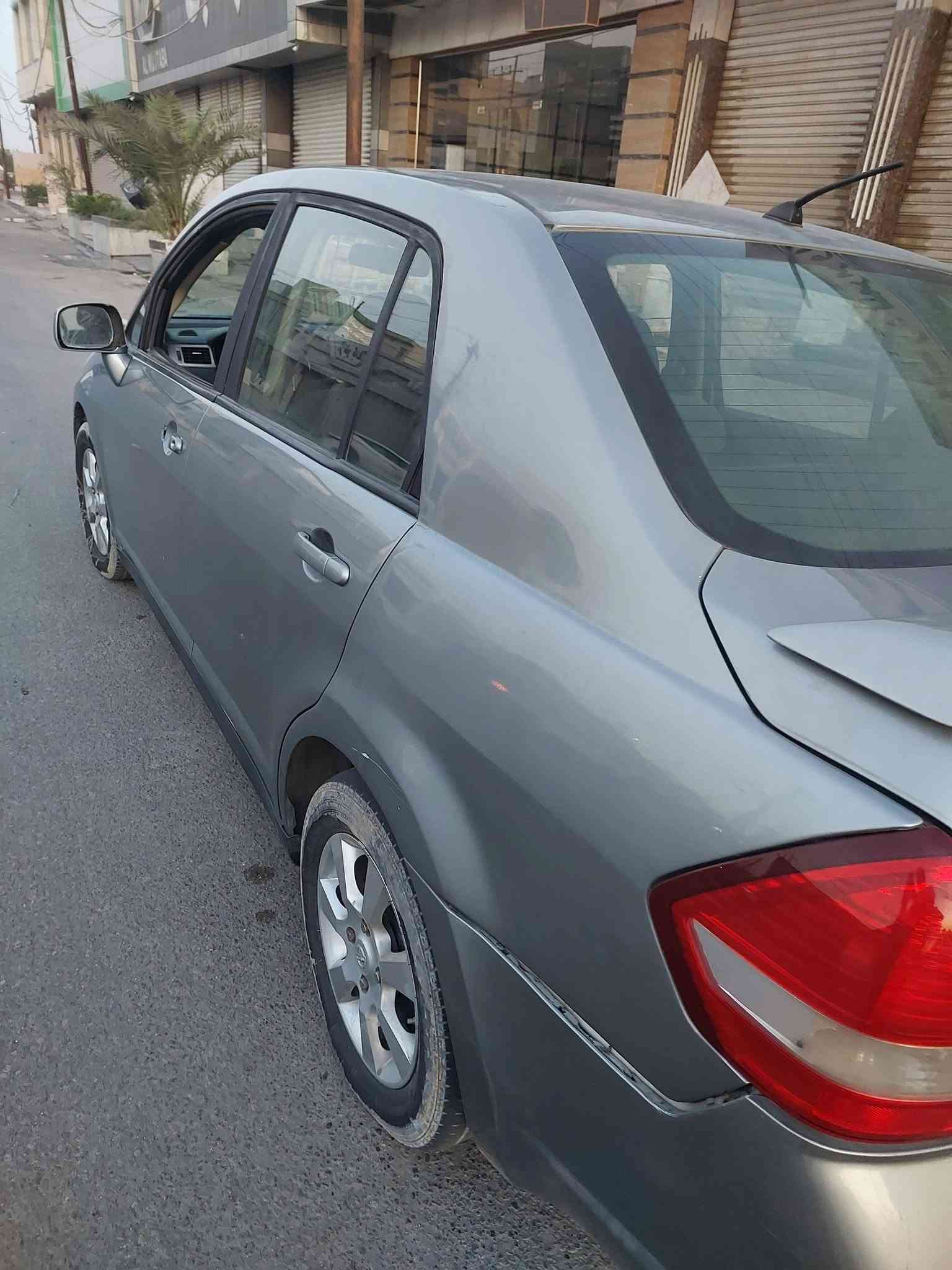 السلام عليكم نيسان فيرسا ٢٠١٠ 
رقم بغداد بأسمي رقم مميز
المحرك بي بدايه تبخير بس من تفتح القبغ تمشي يعني مو لازم يتبدل 
اكطع سعر المحرك من سعر السياره 
والباقي جاهز صبغ حزام 
شاشه تيسلا كامرا كروس سرعه 
غرفه السياره جديده 
سعر ٦٣ وبيها مجال 
مكاني العبيدي 
***********
