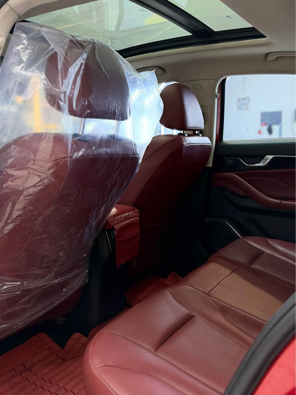 🚘 للبيع |نقد + اقساط بيستون B70 موديل 2023

✅ خليجي (وكالة) – ضمان 5 سنوات
✅ محرك 1.5 تيربو
✅ فول مواصفات (فل أوبشن)
✅ ممشى 54 ألف كم
أبرز المواصفات:
• لايتات LED مع تحكم بالمستوى
• رادار قراءة السرعة والمحافظة على المسار
• رادار جانبي + نقطة عمياء
• تبريد مقاعد
• مقاعد جلد أحمر كهربائية مع ميموري
• شاشات ديجتال + شحن لاسلكي
• كاميرات 360°
• حساسات أمامية وخلفية
• سايد بريك إلكتروني
• صندوق خلفي كهربائي
• سقف بانوراما
• مرايا كهربائية مع إشارات
• جنوط 18 إنج
• حساس ضغط الإطارات
• ABS + مانع انزلاق + فرامل طوارئ + فرامل تلقائية + تحذير تصادم أمامي
• وغيرها الكثير من المواصفات.

📄 رقم بغداد حر (شراء كاش وتحويل ثاني يوم).

💰 السعر: 150 (قابل للتفاوض البسيط).

💳 تتوفر إمكانية البيع بالأقساط حسب الاتفاق.

📞 للاستفسار: *********** بغداد, العراق
