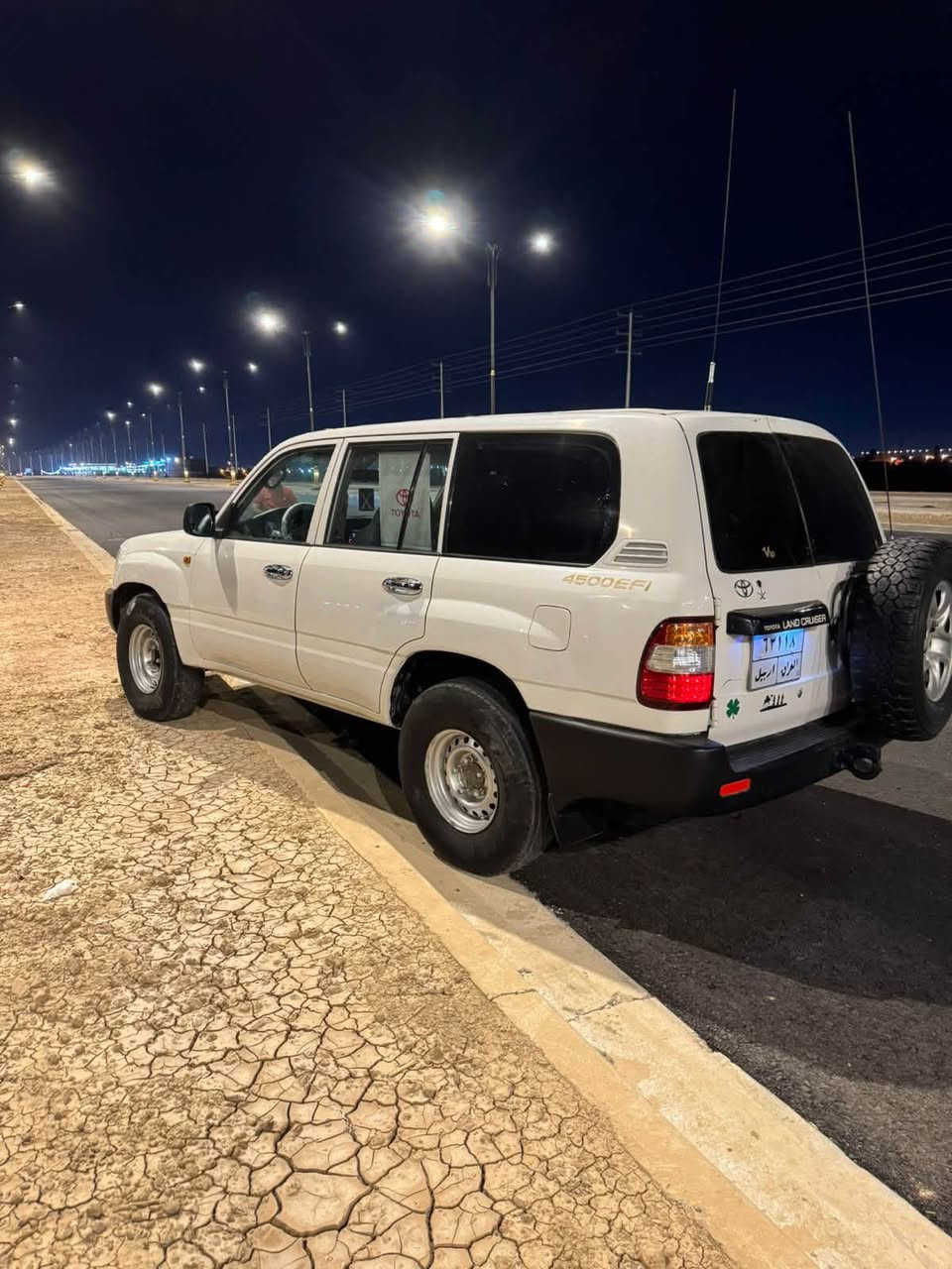 سلام عليكم لاندكروز موديل 2000 سلك قطري اصولي تريد تحويل تريد وكاله دبل سبير ودبل تانكي سياره كامله من كلشي بيها تبديل بابين فقط
سعر 120 
 *********** مكاني ميسان
