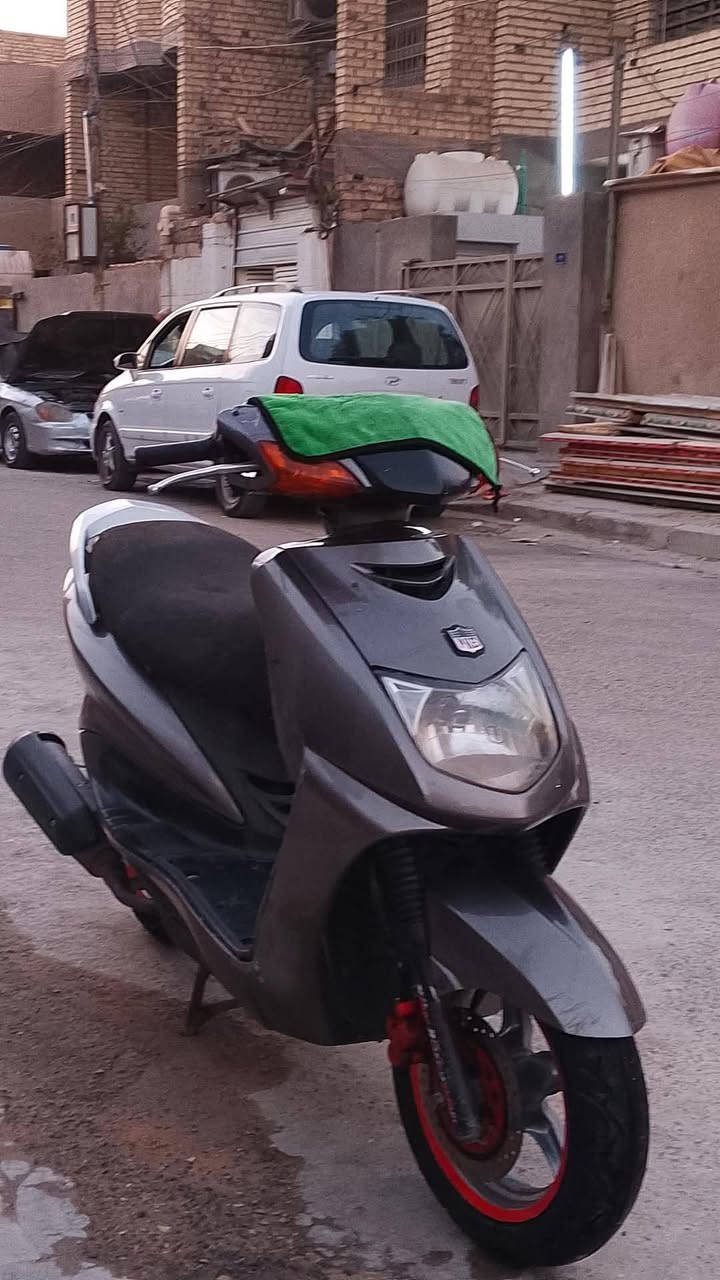 سلام عليكم دراجه سكنس نثيه دراجه كابريتر سلف هندر كله شغال كهربائيات كله كامله دراجه اي نقص مابيه عنوان بغداد تقادع درويش شراي يتصل على الرقم ***********
