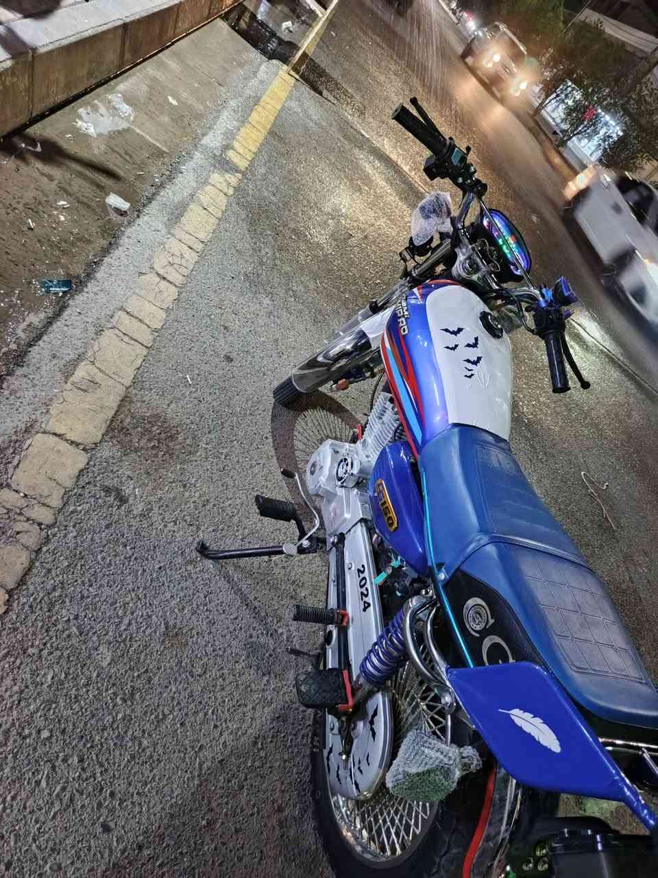 نامي برو ٢٤ خمسه گير محرك ١٥٠ لبييع 
السعر ٦٥٠ وبي مجال شي قليل 

***********
