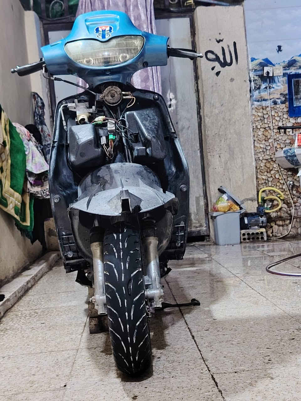 السلام عليكم دراجه فراشه فحل ما مفتوحه نضيفه شوفت عينك تجي وتشوف شلعه ومعدل رحمه من الله سعره300وبيه مجال مكان كوفه نجف حي ميسان للستفسار اكثر رقم المبايل ***********
