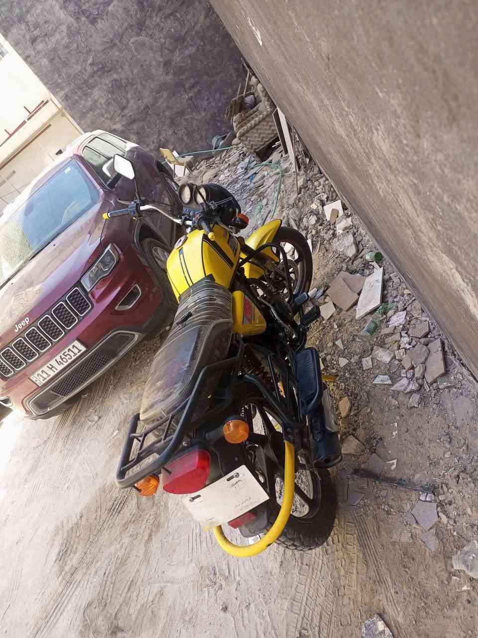 يا الله سلام عليكم دراجه للبيع موديل 2023اوراق اصل محرك ممفتوح 150 دراجه جديده  مابيهه نقص ابد كهربائيات كلهه شغاله سويج سجينه ليت جمجمه الدراجه تجي وشوفهه بعدهه عبالك زيرو مكاني كربلاء  سعرهه بمليون و550   رقم تلفوني بي وتساب ***********
