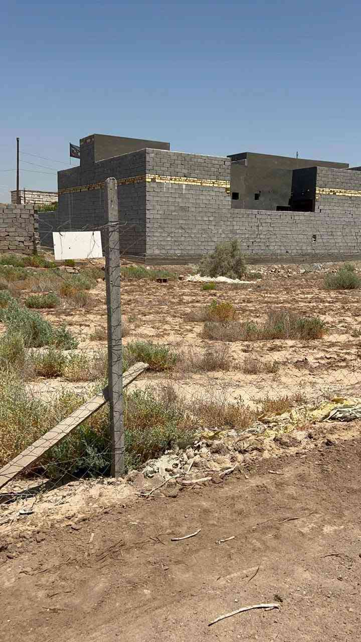 السلام عليكم
قطعة لبيع 
مساحة 400 متر طابو زراعي سند 25 
الموقع شارع المعاره شارع البزل ابو صوره 
قرب الحسينيه 
سعر مناسب كلش 
اي ستفسار 
‏‪***********‬‏
