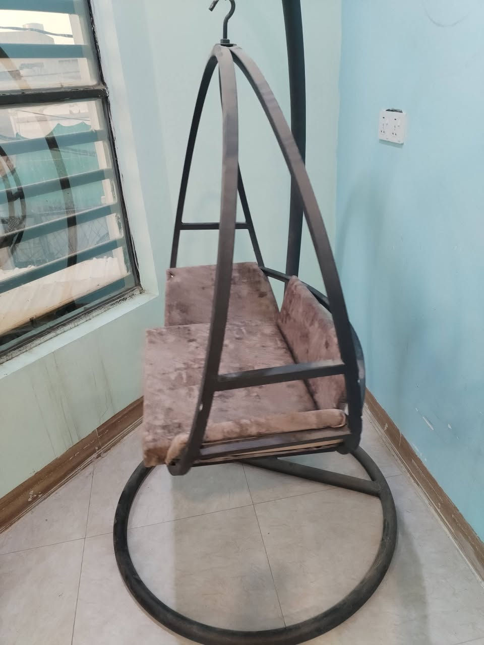 سلام عليكم مرجوحه دائريه (عش) للبيع مستعمله قليل رقم ***********
