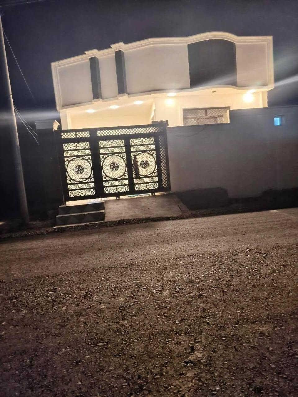 🕋بسم الله الرحمٰن الرحيم 🕋
👋السلام عليكم ورحمة الله وبركاته👋

🌄الانبار قضاء الفلوجه 

🏡 بيت 

#للبيع   خلــف مجمع الرحاب شارع المضيف 

#الخدمات ماء كهرباء. تبليط للباب 

📐المساحه 150م 

📃طابو زراعي سند 25 

🏠طابق بلوكً

🔵استقبال 
🔵مطبخ 
🔵غرف عدد 1
🔵مناور ٢
🔵صاله 
🔵صحيات 2

 

💲#السعر  47,,بي مجال   
***********
