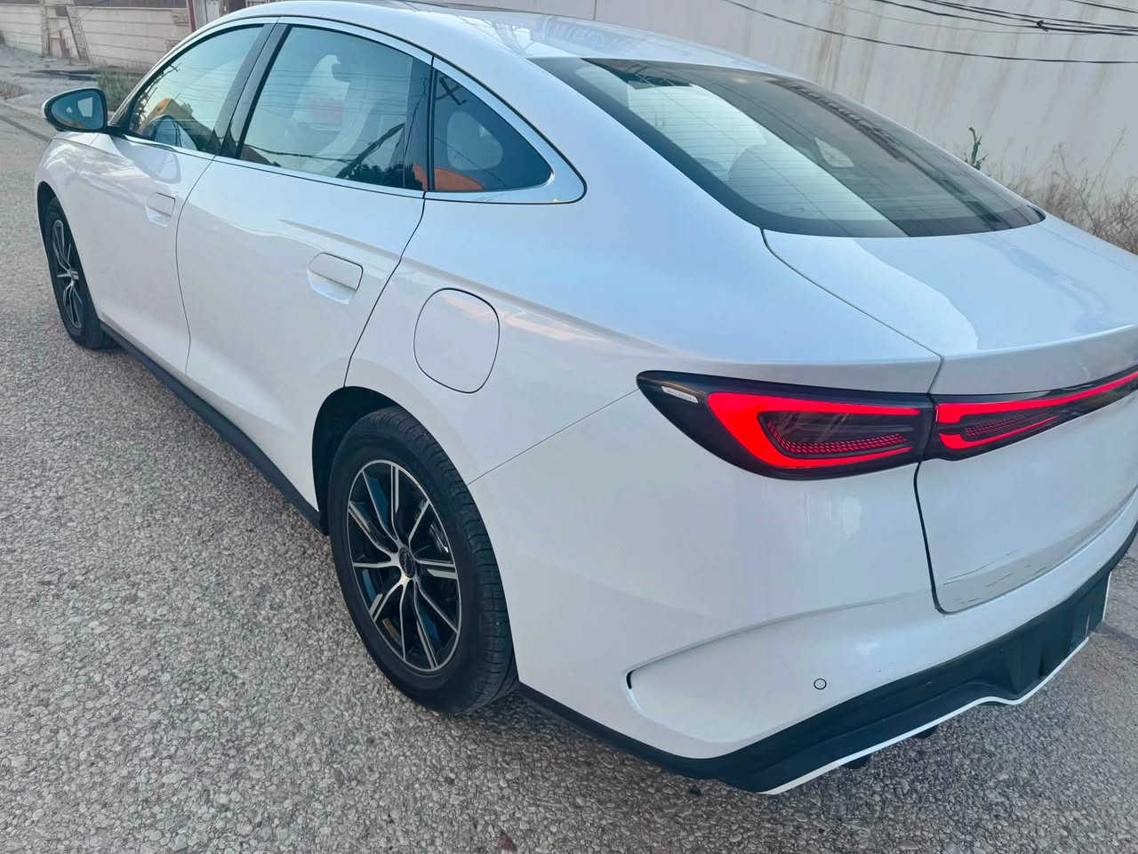 سلام عليكم
  24 byd سيل 06 للبيع
لون ابيض صدفي وداخل السيارة ابيض فول مواصفات
بطارية كبيره 120 كم
بانوروما
كامرات 360 
كشن كهربائي 
بعد مواصفتها معروفه
رقم بغداد
محدث جميع عقول السيارة vcu بجهاز الوكالة
ارضيات تفصال
السيارة جديده ماشية 17 الف وكسور
بيها طخة بحافة الصندوق وراجعه pdr

مكان السيارة كربلاء
***********
السعر 24300

