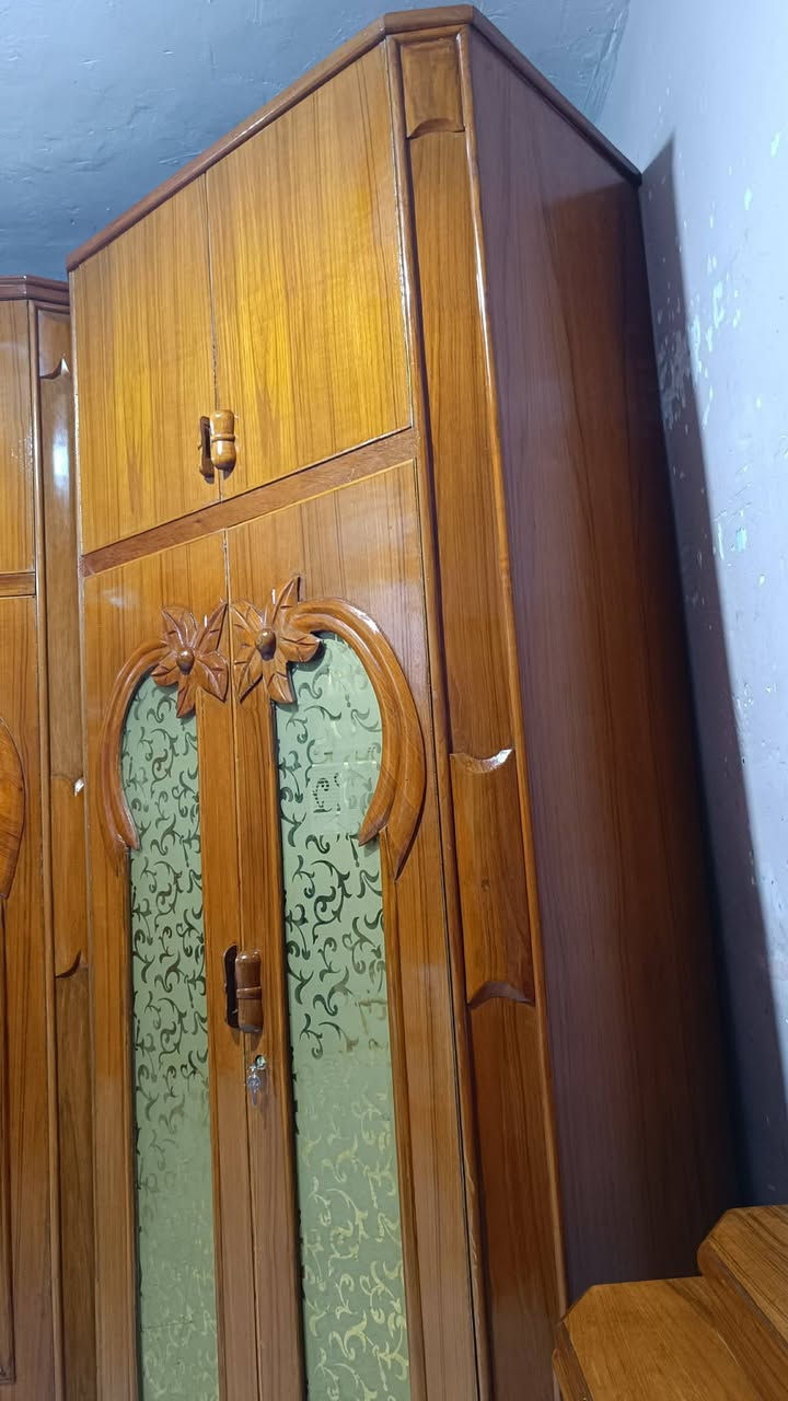 غرفه تسكام صاج داخل وخارج ام السته طابقين ظهر جرجوبه نظيفة كلش 6ملم داخل وخارج سقف وقاعده بلوك نقش بورمي الثقيل مكاني محاويل للاتصال ع الرقم ***********
