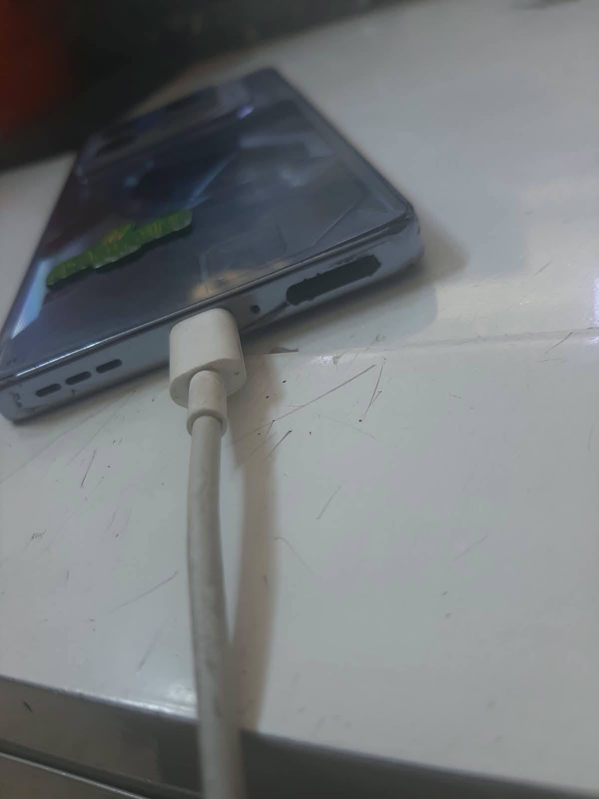 للبيع انفنكس GT 20 PRO
الجهاز مفتوح مبدل شاشة اصلية شرط بصمة الله شاهد بدلتها ب 80 الف
الجهاز يحتاجلة دگمة تشغيل وتكدر عادي تنزل تطبيق يطفي ويشغل الجهاز بدون دگمة
ويحتاجلة بيت سيمكارت
ما ثنينهم تكلف 20  ألف او اقل
وباقي التفاصيل موجودة بالصور

سعر الجهاز 190 ألف بي مجال حك الجية
للتواصل فقط واتساب
***********

نص مكتوب في الصور:
- FAST CHARGE هاتفي XOS GT 15.1.2 التحقق من التحديثات التخزين ١٤٣ غ.ب / ٢٥٦ غ.ب اسم الجهاز Infinix GT 20 Pro الطراز Infinix X6871 وحدة المعالجة المركزية Dimensity 8200 Ultimate RAM 12.00 GB+6.00 GB الكاميرا الخلفية 108M OIS+2M+2M الكاميرا الأمامية 32M البطارية 5000mAh الشاشة 1080x2436
