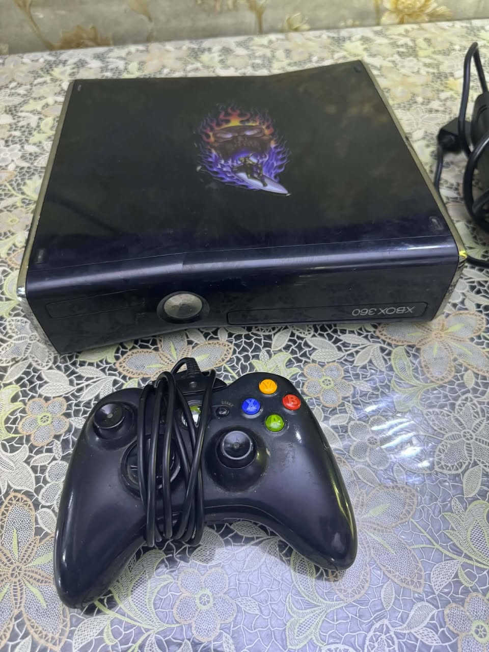 السلام عليكم xbox 360 نضيف بي ٣٠ لعبه منهم gta وكود بكل اجزائة سعره ١٠٠ مكاني بغداد
***********
