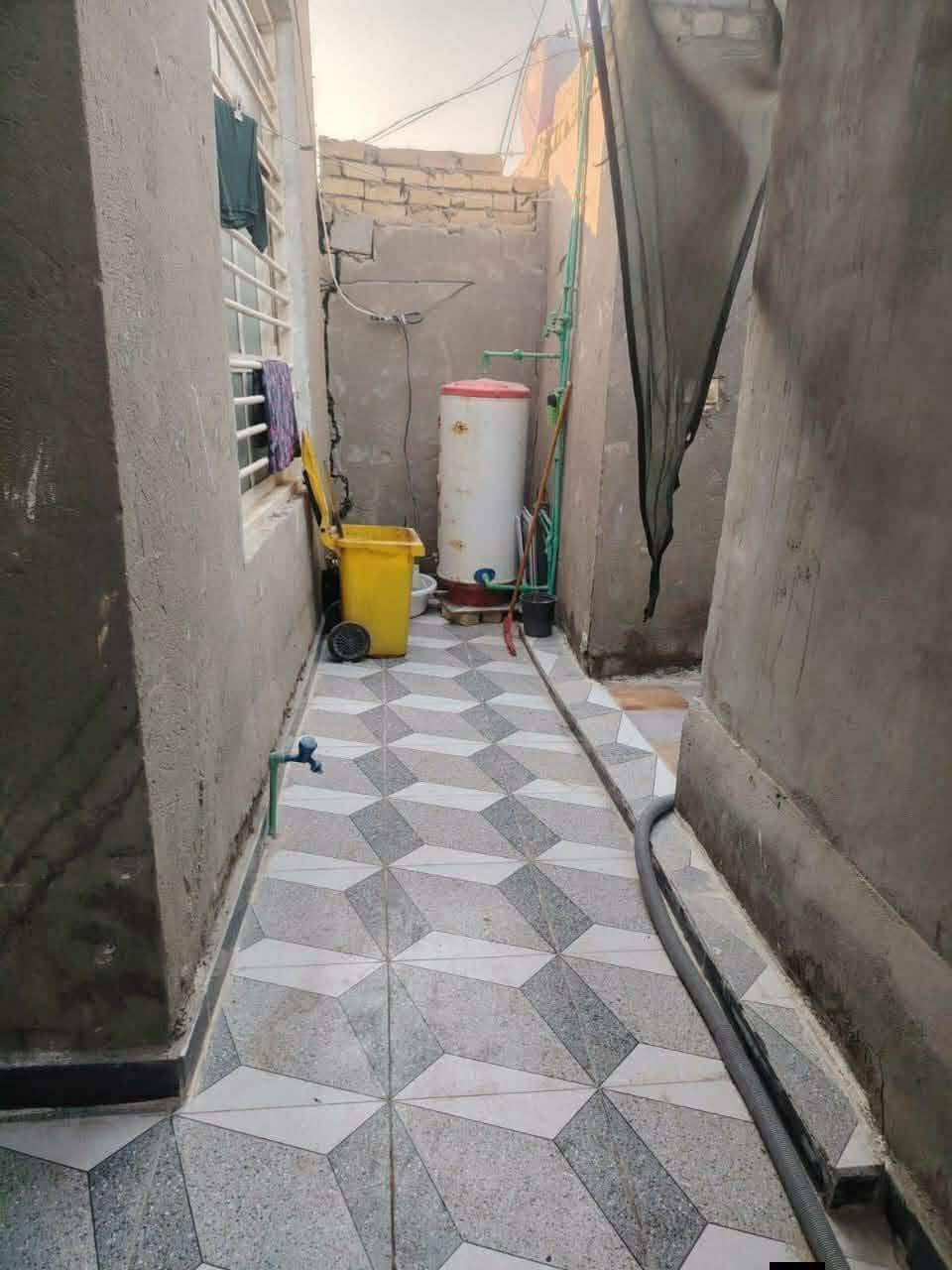 بيت للبيع
⭕️(طابو زراعي سند 25 )
⭕️المساحة 150متر التقيه3 شارع مجمع الروان عن التبليط حوالي 20متر
⭕️يباع البيت بالتقسيط والبنقدي بمقدمه 25 وكل شهر 500 سعرة يكون 40 وبالتقدي سعرة 37 وبي مجال
⭕️بناء البيت بلوك وطابوق  
—————————————
           تـــفـــاصـــيـــل الدار 
 
⚜️ غرفتين نوم
⚜️صالة 
⚜️استقبال
⚜️مطبخ  
⚜️مجاميع صحية داخلية و خارجية 
⚜️طارمة 
ــــــــــــــــــــــــــــــــــــــــــــــــ
​——————————————-
#متابعة_الصفحة
#نستقبل_جميع_عروضكم
———————————————————للاستفسار مراجعه مكتب المدينه التقيه3 الشارع المقابل لمعمل غاز الديوانيه او الاتصال
***********  واتساب
***********
