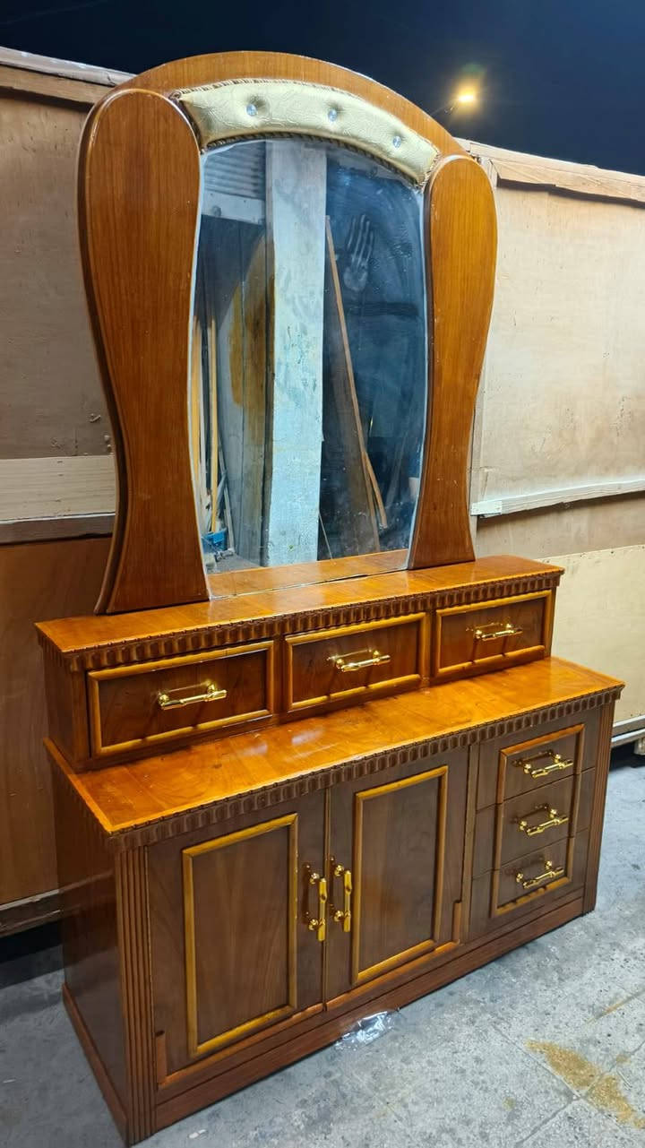 ميز تواليت نضيف حيل السعر 80 الرفاعي 
*********** موصل, نينوى
