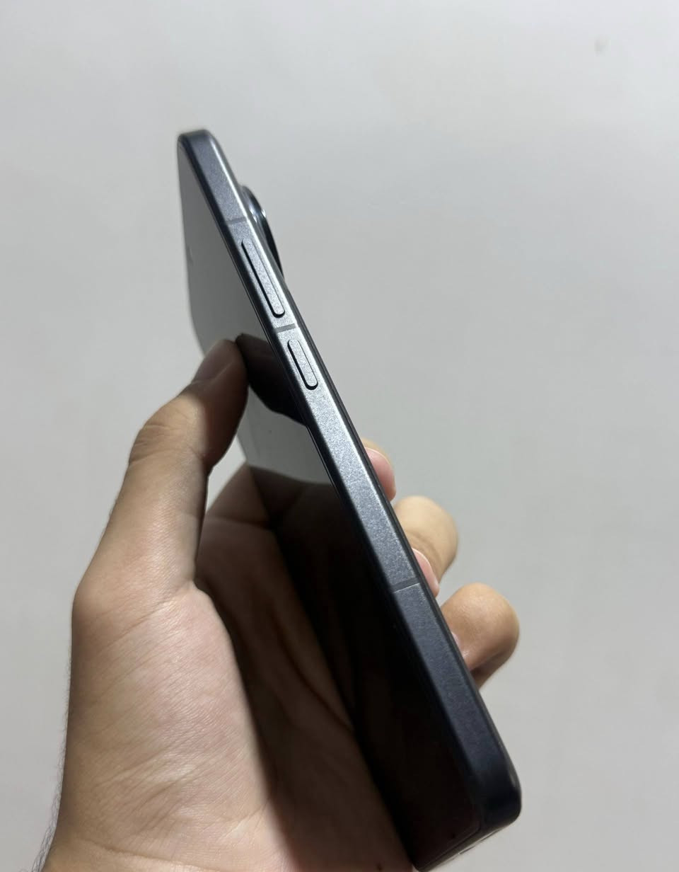 السلام عليكم جهاز للبيع poco F7 ultra 
الذاكره 512Gb
الرام 16+16 
سرعه الشحن 120W
سعه البطاريه 6000 ملي امبير
المعالج سناب درايكون 8 ايليت
الكامره 50ميغا بكسل + م
تقريب الكامره 60X
تصوير الفيدو 4K/8K
ببجي يدعم 120 فريم
تردد الشاشه 120 هيرتز
بطارية 89
اللون اسود
الجهاز كامل الملحقات وكلشي بي نضيف

للتواصل ومعرفة تفاصيل الجهاز على الرقم
*********** 
متوفر بالرقم واتس اب
