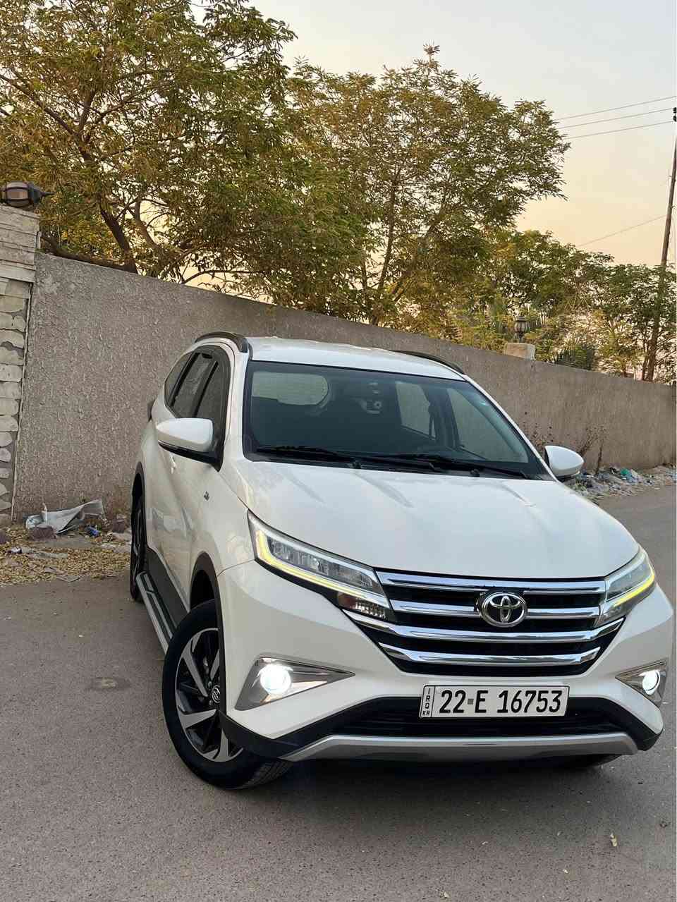 TOYOTA Rush 2019
 بيع او مراوس 
خليجي ساز  
1-ماشيه 137 الف كيلو فقط 
2-محرك 1500
3-اشاير بلمري 
4-ركاب عدد 7
5-بصمه 
6-تبريد ثلج 
7-قطعتين تبريد 
8-لايتات led 
9-كشافات ضباب 
10-كامره خلفيه 
11-شاشه 
12-شاشه تبريد 
13-رقم اربيل هزه وسنويه وأرقام جدد 
14-بك لايت led 
15- ويل كب عدد 5
16-حساسات خلفيه 
17-حاجب led 
18-تحكمات ستيرن
بغداد السيديه  
*********** بغداد, العراق
