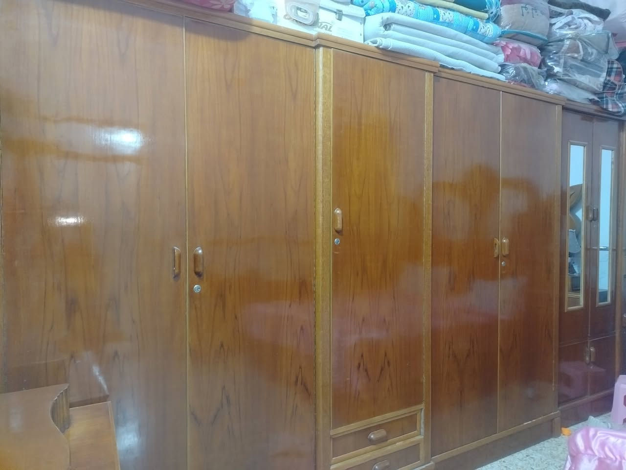 السلام عليكم. غرف نوم تسكام للبيع.. اتصال على (***********) الديوانيه مركز
