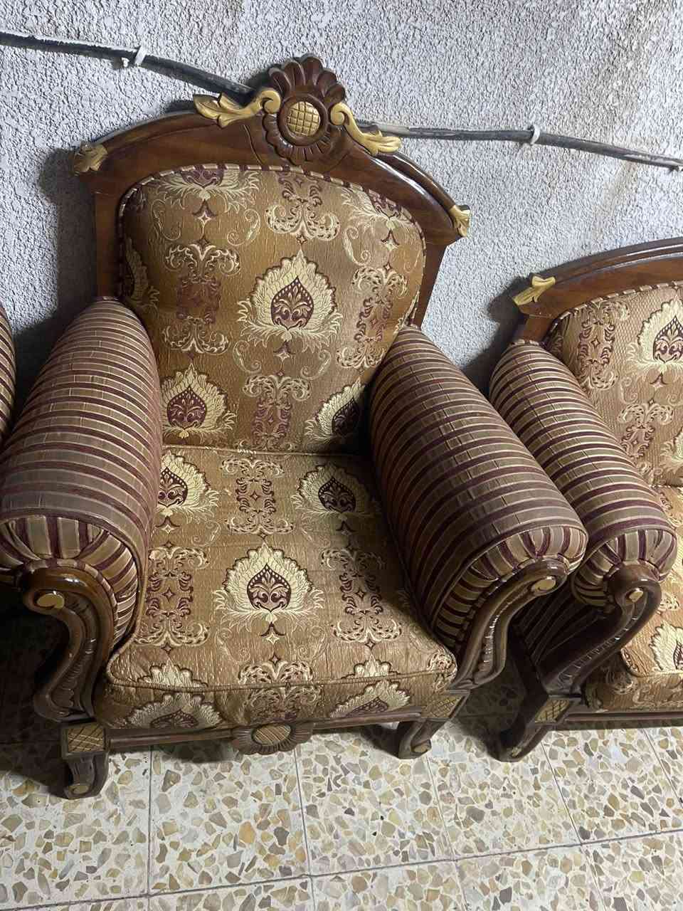 تخم 10مقاعد سعره 325 وبي مجال بسيط 
للاستفسار على الرقم ***********واتساب فقط
