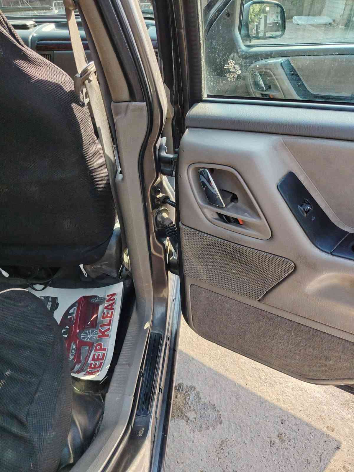 السلام عليكم جيب شيروكي فئه لاريدو موديل 2000 كلين بدون ظربه بيها خمس قطع صبع بدون حادث فقط لون مكينه وكير مكفولات مكينه ثمانيه بس انطيك شرط صرفها أقل من السته خير من الله تبريد ثلج تتفئه نار كهربائيات شلع شغاله سنتر لوك لايت زنون شاشه وكامره صدر امامي خلفي جديد أربع دبلات جدد تخم تاير حلو سبير السياره هورن يوكن رباعي ترايك لسليمانيه ابصملك بسمي السياره سنويه ل 2029 مصفره هزه جديده ترايها يخبل شلعه ومعدل تشيل التبليط امانت الله مراوس وأخذ فرق حسب القناعه لأن معتاز فلوس رجآرجآ قصط مابيع مكاني بغداد الزعفرانيه السعر 60 وبيها مجال ***********
