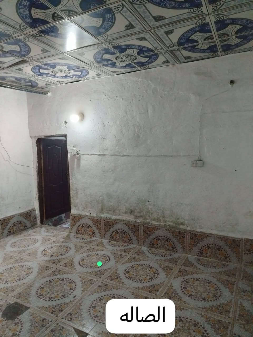 السلام عليكم
يوجد دار للبيع 
يتكون الدار من 
غرفه وصاله ومطبخ وحمامات وطارمه مرتبه 
مساحت الدار 70م 
يصلح للايجار وللسكن 
عنوان الدار الناصريه المركز شارع 30 قرب اسواق ابو عباس ثاني فرع عن الشارع العام
السعر ٦٥ وبي مجال  ***********
