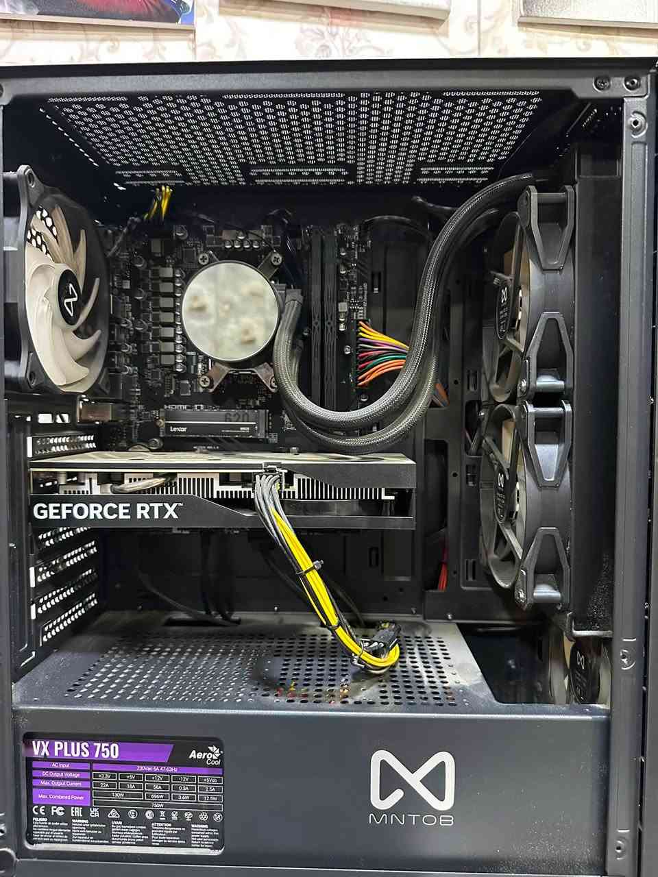 ( بيع فقط)
Pc مستخدم قليل جداً

AMD RYZEN 5 7600 
RAM 16GB
SSD 1TB
GPU RTX4060
التبريد مائي من شركة mintop
والكيس rgb mintop
Ssd m.2 620 من شركة lixar
والبور سبلاي 750w
الرامات8x8 ddr4 )16)

السعر مليون و200 دينار عراقي وبيه مجال بسيط
مكاني الحارثية 
*********** للاستفسار اكثر وبيه واتساب
( ادمن وافق بسرعة بشرفك)
