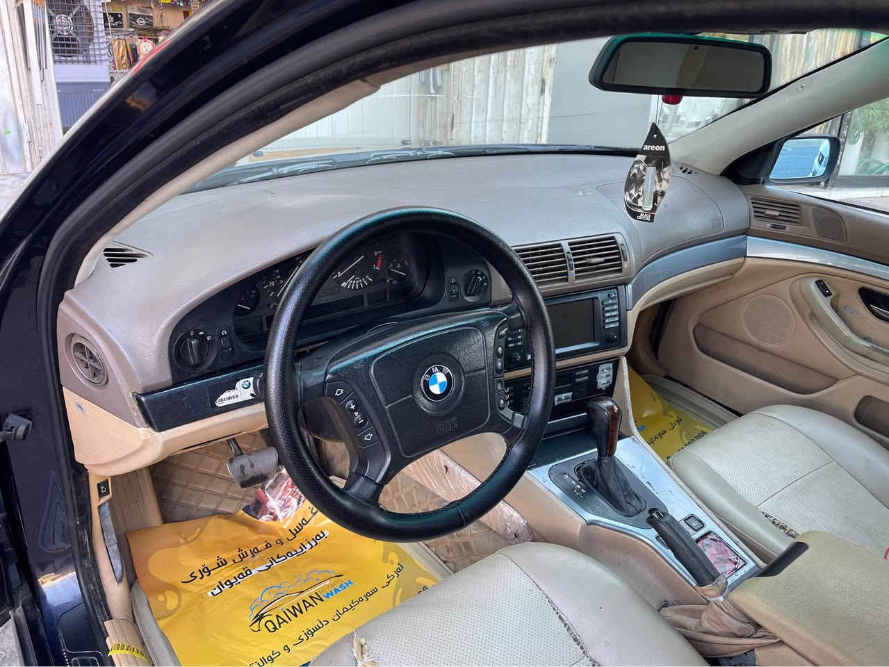 bmw 2001 
سه قه ر ساخ  ٣٧$
محه وه ره. وه ك بيلاد جاكراوه
ده كو ليدراو  سه قفو حيزام به شه رت
مه كينه 530iده بل ديجيتال
به ك لايت led لايت زينون
كير اتو ماتيك جوار جام كاره با اوتو
ته بريدو كه رميو ته قه وره قه به شه رت
گيرومه كينه به شه رت *********** السليمانية, العراق
