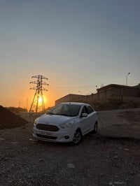 Ford figo 2016 سپی ناو زەردی خلیجی ٤ پستۆن ویل کرۆم  دەسک سپی بلوتوز  ...