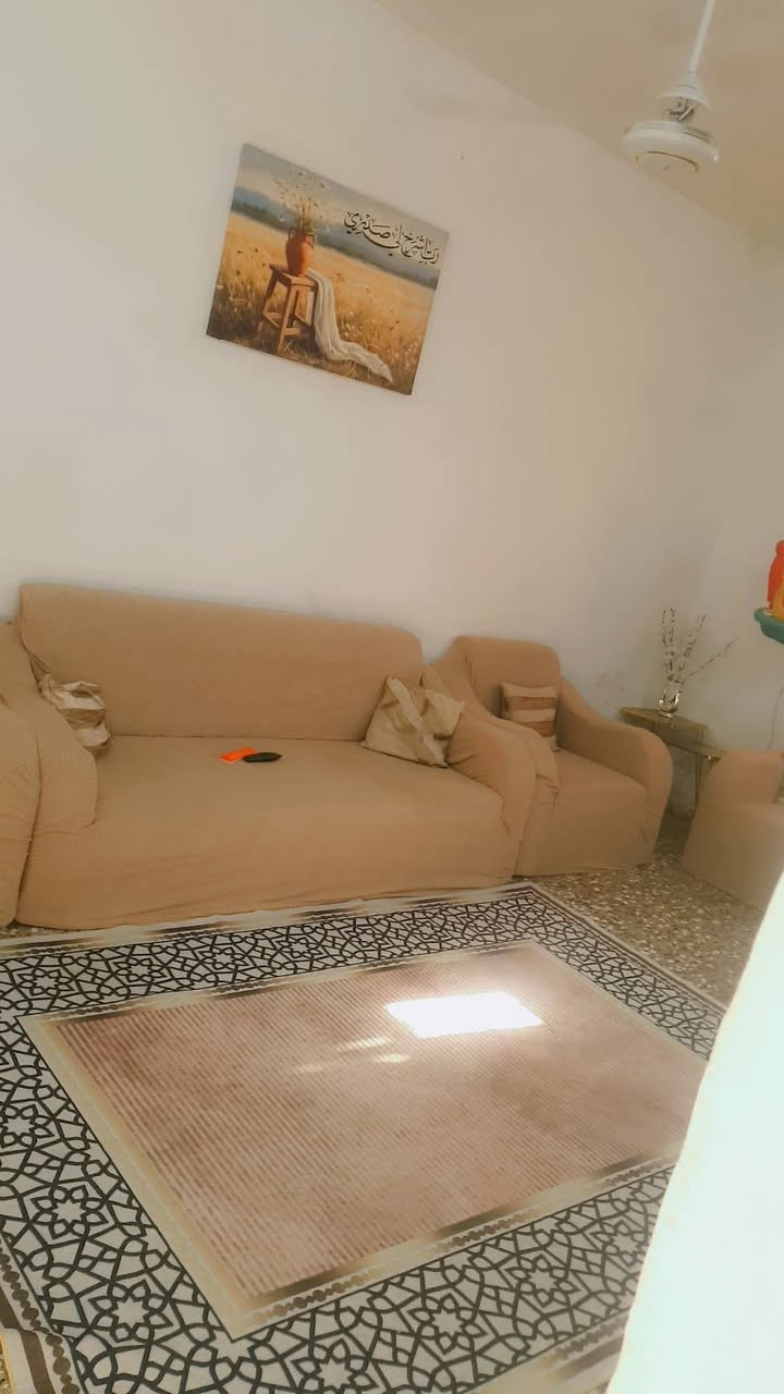 🏠 بيت للبيع في الحسينية (منطقة مسقط) 🏠
​فرصة ممتازة للراغبين بالسكن!طابو صرف بأسمي
​📍 الموقع: الحسينية - منطقة مسقط (بالأخير)
📐 المساحة: 100 متر مربع
🧱 نوع البناء: بلوك
​مواصفات البيت:
​🛌 غرفة نوم
​🛋️ استقبال
​📺 هول واسع
​🚿 خدمات كاملة
​💰 السعر المطلوب: 41 مليون دينار (وبي مجال للشراي الجاد)
​📞 للاستفسار والتواصل: [***********]
