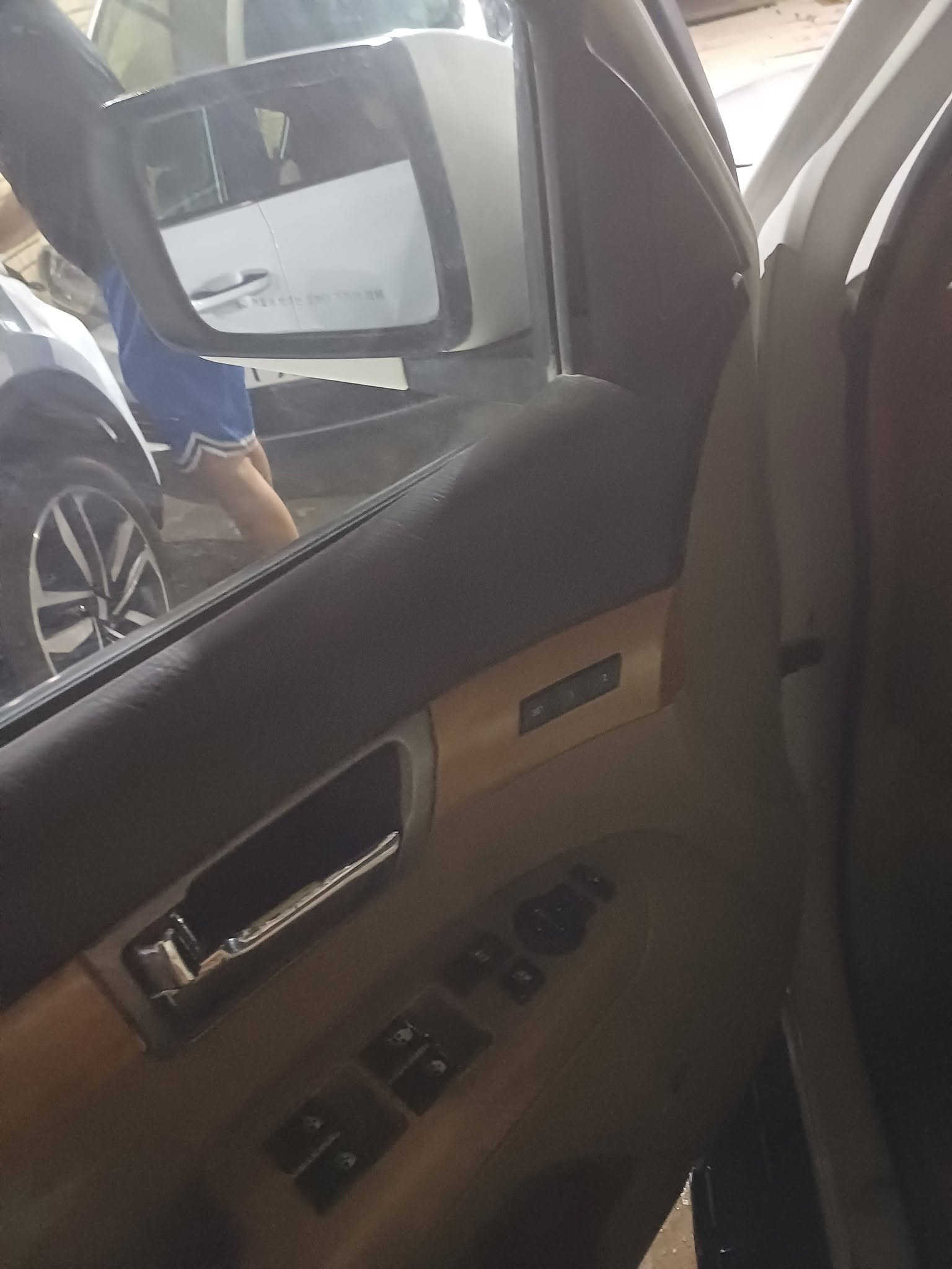 للبيع مهافي موديل 2013 فول وحد علة وحد سيارة بيهة ثلاث قطع سابقن مكفولة تبريد ثلج ٧ ركب كشنات كهرباء مكاني بغداد الغزالية 
***********
