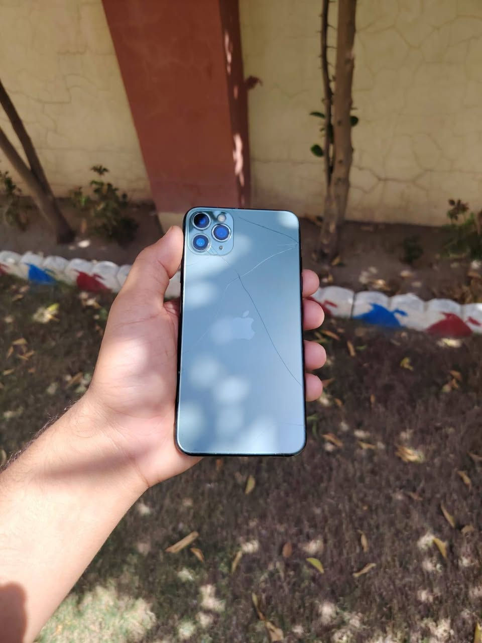 ايفون 11برو ماكس
لون زيتوني مميز 
ذاكرة 256👉انتبه
بطاريه 100 انسه الصرف 👍
مبدل شاشه اصليه
فيس ايدي واكف
بوبجي 60فريم
جهاز نضافه واحد على واحد ☝
اخذه افحص وين متريد
الجهاز مال جناي 
وياه كفر 🎁
للبيع او مراوس حسب القناعه 
***********

نص مكتوب في الصور:
- ١٢:٥٣ حالة البطارية والشحن رسالة مهمة حول البطارية غير قادر على التحقق من أن هذا الـ iPhone يحتوي على بطارية أصلية من Apple. قد لا تكون التفاصيل الواردة من هذه البطارية دقيقة. لمعرفة المزيد الحد الأقصى للقدرة %١٠٠ هذا قياس لقدرة البطارية مقارنة بقدرتها عندما كانت جديدة. قد تتسبب القدرة المنخفضة بتقليل ساعات الاستخدام بين عملية الشحن والأخرى. أقصى قدرة للأداء الـ iPhone غير قادر على تحديد عمر البطارية. شحن البطارية المحسن للحد من استنزاف عمر البطارية، يتعلم الـ iPhone من عادات الشحن اليومية، بحيث ينتظر ولا يتجاوز ٨٠٪ حتى يحين موعد حاجتك إلى استخدامه.