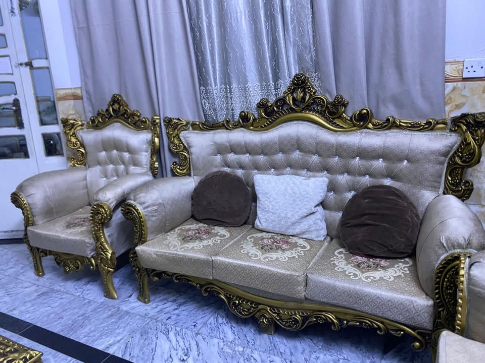 تخم ونص ملكي للبيع🪑

15 مقعد🪑✅
تخم اصلي السليمانيه ليس العادي
المكان حي ئور ٦٠٠
السعر ٧٥٠ الف 
الرقم ***********
