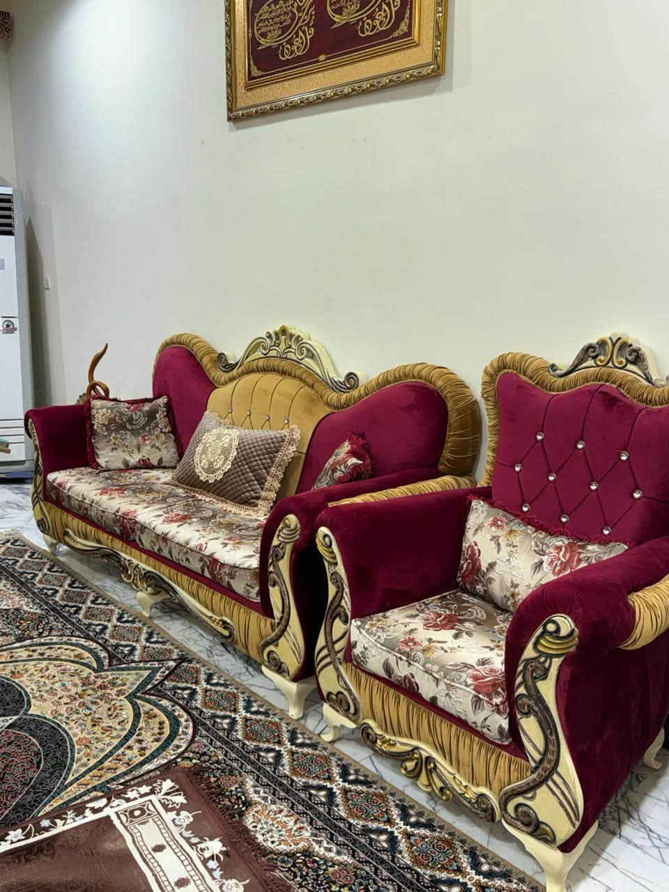 السلام عليكم
تخم مستعمل ملكي ، نظافة فول ، لون احمر و جوزي مميز و خشب من النوع القوي و الاصلي .
للتواصل *********** .
السعر ٨٠٠ الف و بيه مجال .
