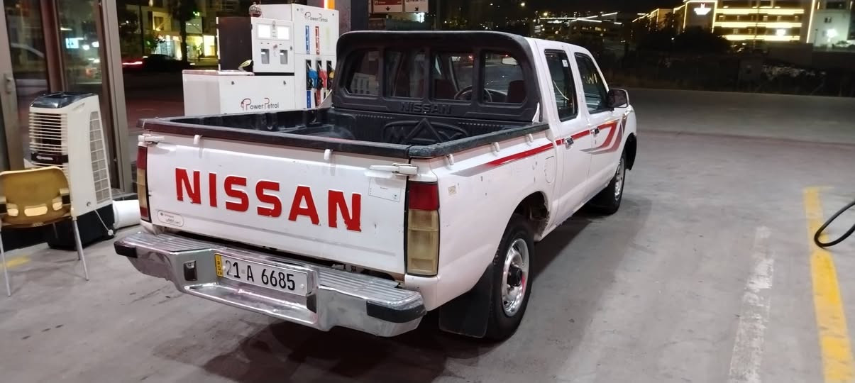 بەناوی خوای گەورە نیسان بۆفرۆشتن مۆدێل 2007ناوسور تەبریدلەسەرسویچ  سەنەوی تا28تازەیە سەیارەکە سەقفی بۆیاخە شانی کی دایاوە پێشی نوکەدەرزیپێوەنیە دواوپێشی کەپسە سەقفی بۆیاخە بەشەرتی گێڕومەکینەوئەکسل بەشەرتی تەحویلوخرامەوبەناوکردن سەیارەکەماڵی دۆستە ***********لەسلێیمانیم شربازهير, السليمانية
