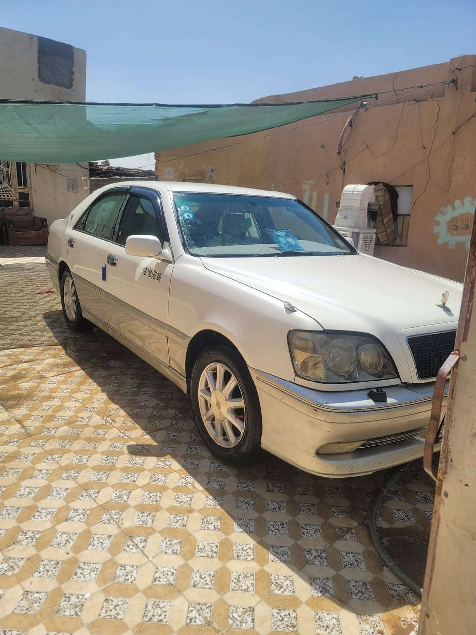 السلام عليكم ملكه للبيع موديل 2000 اصولي شرط المداور بسمي مشروع وطني مكينه بيفيتي اثنين ونص كفاله كير كفاله تبريد ثلج حداديتهه 70بل 100 السياره ما ناقصهه شي كامله  السعر خاص اخوان رايد امراوس ابجارجر العنده لا ايقصر مكاني ذي قار شطره  هاذه الرقم  ***********
