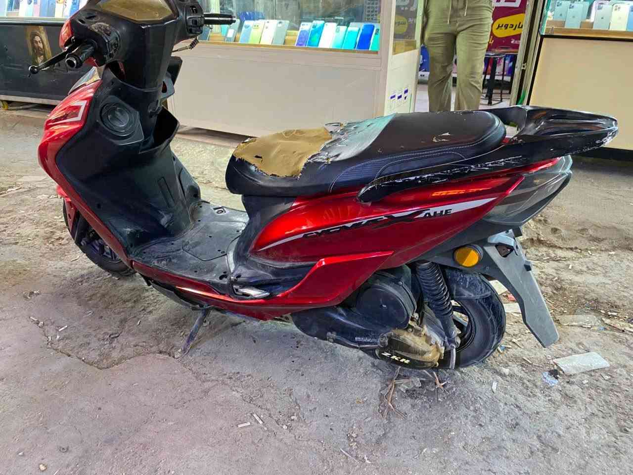 سكنس لد موديل 2024 الدراجه كفر كلش حلوو ونضيف مكينه بلجيس مكينه طيارة شلعه ومعدل فول صالنصه صجميه هجمم  نضيفه كلش مكفوله من الفتح والتجفيت مابيه نواقص كله شغاله كهربائيات شغاله 
السعر 350 الف مكاني حله شارع المكاتب ***********
