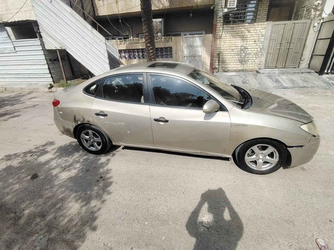 السلام عليكم النترا 2008 وارد امريكي ضربتهه جاملغ خلفي بدون دواخل بدون لغود بدون شاصي  السياره دواخلهه كلش نضيفه. محرك وكير خير من الله تبريد ثلج يخبل. غرفتها للسياره كلش نضيفه لونين اسود وبيجي. عارضهه 80 وبيهه مجال للطيبين مكاني بغداد الغزاليه *********** بغداد, العراق
