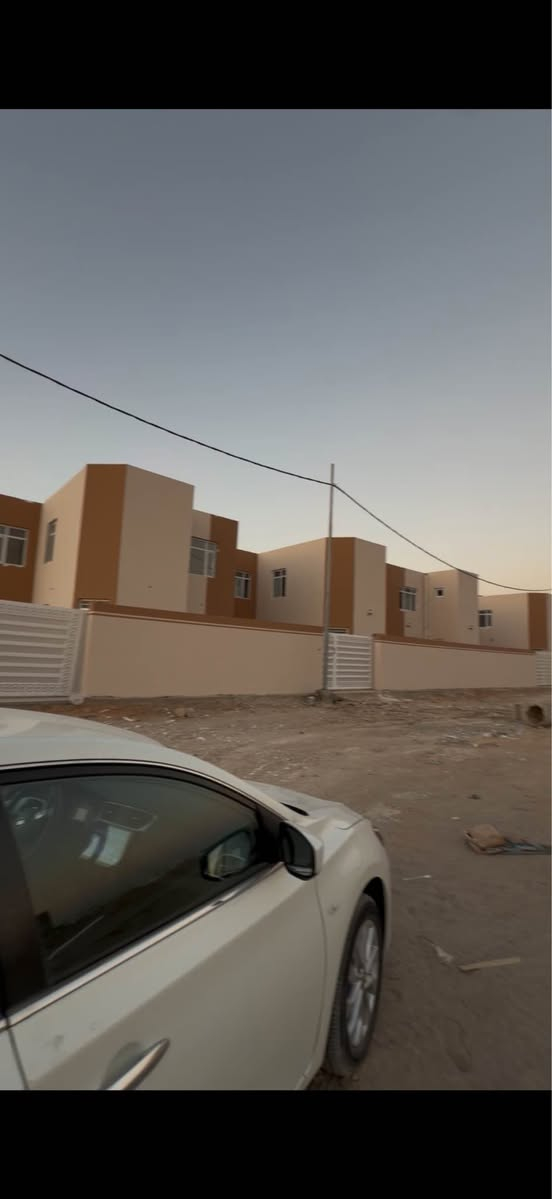 دار ٢٢٠ م طابقين طابوق بقرية السلام بالمناذره البيت يحتوي
٤ غرف نوم
٢ صاله
٤ مجاميع صحيات
استقبال 
مطبخ
كراج وحديقه 
البيت بناء نظام حديث والسيراميك درجه اولى 
يتم الدفع بنظام مقدمه بسيطه والباقي اقصاد يتم تسليم البيت خلال ١٠ أشهر اواقل 
للاستفسار *********** النجف, العراق
