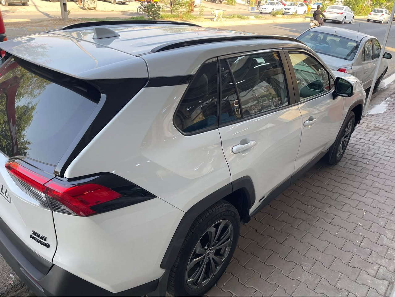 𝐓𝐎𝐘𝐎𝐓𝐀 𝐑𝐀𝐕𝟒-Premium HYBRID 2024

تويوتا رافــــ4 XLE Premium موديل 2024 هايبرد

عداد المسافة : ٢٠ الف زيرو 

حجم المحرك : 2.5L ( 4.سلندر )هايبرد

ملاحظة السيارة : فقط جاملغ مبدل نفس لون شركة جهة السايق     
مكانة بارد باب

المواصفات : Premium

فتحة سقف 

كيج الكتروني 

شاشة كبير لمس

كاميرا

‏ابواب  بصمة

‏‎بصمة تشغيل 

هاند بريك بصمة

اوتو هولد (𝐀𝐔𝐓𝐎 𝐇𝐎𝐋𝐃)         

اوتو ستارات (𝐀𝐔𝐓𝐎 𝐒𝐓𝐀𝐑𝐓)

اوتو ستوب (𝐀𝐔𝐓𝐎 𝐒𝐓𝐎𝐏)

رادار امامي (تحديد مسار)

‏‎رادار جانبي (نقاط عمياء)

‏‎رادار خلفي (التحذير من الاصطدام)

‏

‏‎حساسات جانبي 

‏‎حساسات خلفي 

نظام (𝐄𝐂𝐎)

نظام (𝐍𝐎𝐑𝐌𝐀𝐋)

نظام (𝐒𝐏𝐎𝐑𝐓

تحكيم ستيرين

استيرن هيتر

كشنات كهربايي 

كشنات هيتر

تبريد لمس

تبريد مركزي

صندوق كهربائي

لايتات (𝐋𝐄𝐃) ليد عدسة زينون 

بلاجكتور (𝐋𝐄𝐃) ليد 

بكلايتات (𝐋𝐄𝐃) بيلادي

ويل كروم

تفاصيل اكثر الاتصال علی ارقام التاليه ‏

☎️ ***********
عنوان📍كركوك 

‏ كركوك, العراق
