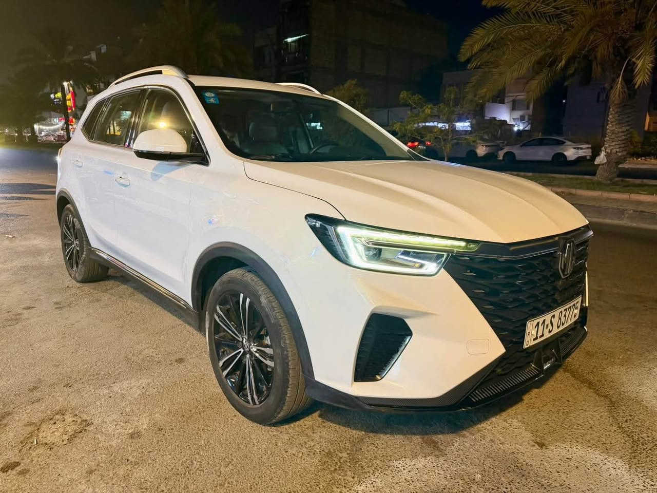 أم جي RX5 خليجية بانوراما ضمان شركة 2023
‎الرجاء قرائة المنشور اسفل الاعلان قبل الاتصال 👇🏻👇🏻
السعر : 13.500$ = 135 ورقة وبي مجال بسيط للعملة
:
ماشية السيارة 39.000 KM 
محرك 1500 تيربو / 4 سلندر 
بانوراما / بصمة / شاشة ابل كاربلي / اطارات قياس 18
حساسات خلفية / كامرة خلفية / لايتات لد / الخ .....
:
السيارة بيهة ملاحضات بالكشر موضح بالصور 
( ملخص السونار ) 
باب السائق جزء منه بي صبغ / والي خلف السائق
تعديل بارد / وهل شي موضح بالسونار  والصور مأشر
:
الكير والمحرك كفالة من اي عطل الحمد لله 
صيانه كاملة بالشركة من الزيرو لحد الان وبعدهة
تحت الضمان لغاية 2028 
:
رقم بغداد تحويل ثاني يوم الي جاد بالشراء يتصل مباشر
المهندس علي *********** / بغداد / شارع فلسطين
