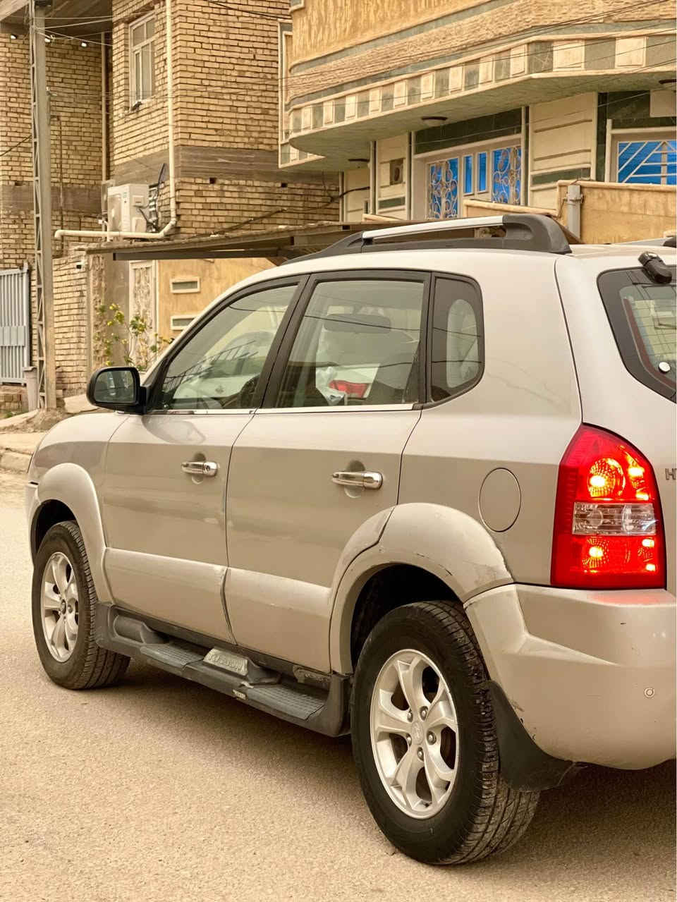 توكسان ٢٠٠٩ خليجي مكفوله من الصبغ فقط بارد بمكانين داخل نظيف جدا كير مكينه جيد رقم نجف مميز  السعر ٩٨ وبيها مجال قليل *********** العنوان بابل المسيب المحاويل, بابل
