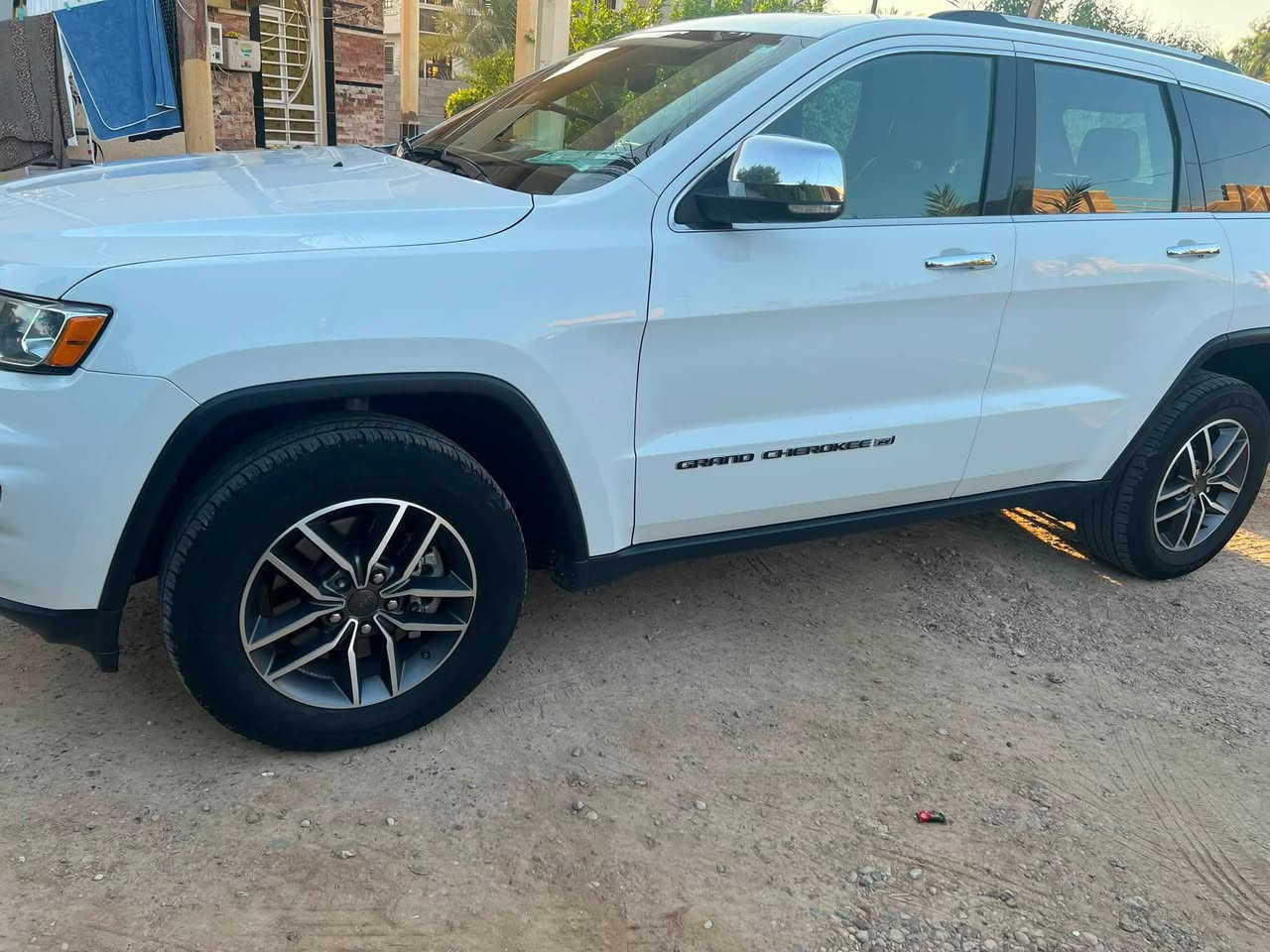 🔹 محرك 3.6 V6 Pentastar
🔹 4× دفع رباعي

🔹 قير أوتوماتيك 8 سرعات

🔹 قوة 293 حصان

🔹 لون أبيض لؤلؤي 🤍

🔹حادث السياره موضح بالصور

🔹 السيارة نظيفة جداً وحالتها ممتازة

🔹 استخدام شخصي

🔹 جاهزة للفحص من قبل المشتري

رقم الهاتف

***********
