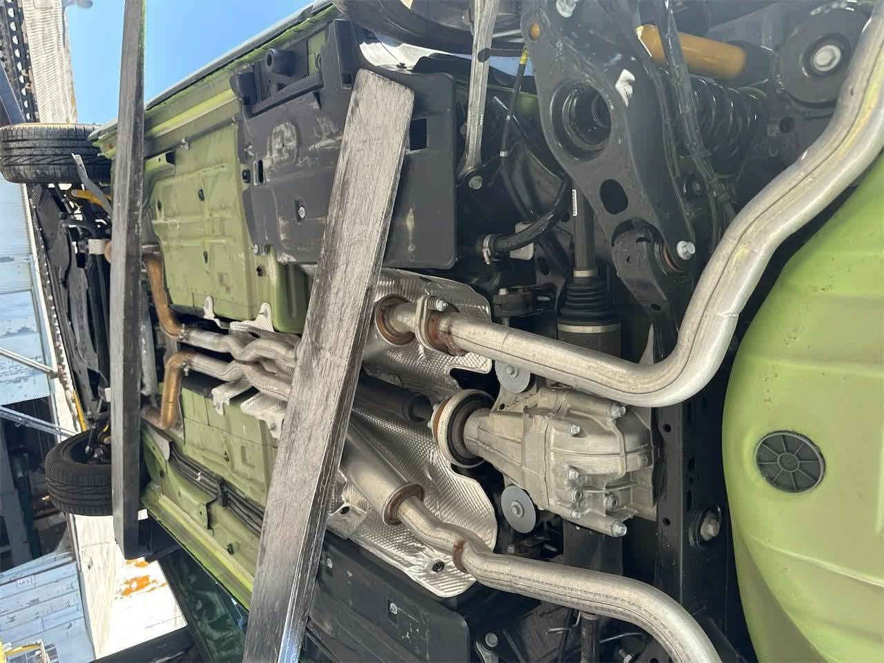 سلام عليكم دوج جالنجر موديل 23 GT    حادث بنيد و جاملغ    مكينه 3600.   كير وحداديه وتخم تأير وتبريد كله جاهز.    مكان سياره بغداد.  ماشيه 35 مايل.   صور الحادث بل منشور.    الاستفسار على الارقام التاليه ***********.    ***********
