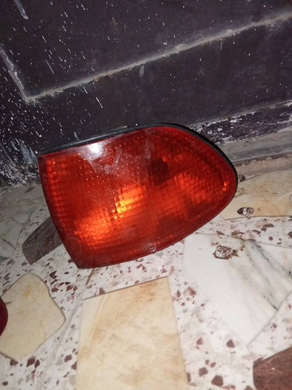 السلام عليكم عندي هاي القطع بيع شلعه قيم واخذ مكاني الفلوجه
*********** بي واتساب
