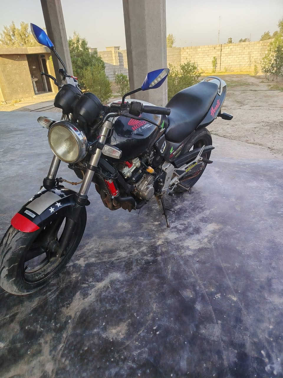 هورنت لبيع دراجه نكره سلف مابيه اي مكشله 
شلعه ومعدل فول 
بس لكابريتر بيه وصخ يرادله تنضيف
كهربائيات كله شغاله
سعر مليون وبيه مجال
مكاني الانبار الكرمه
***********
