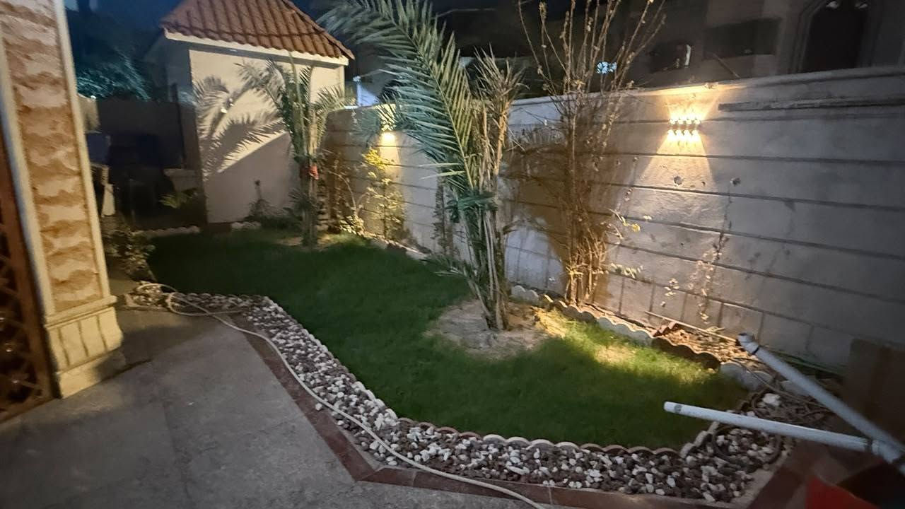 الجنينة • مؤثث • ٥ غرف