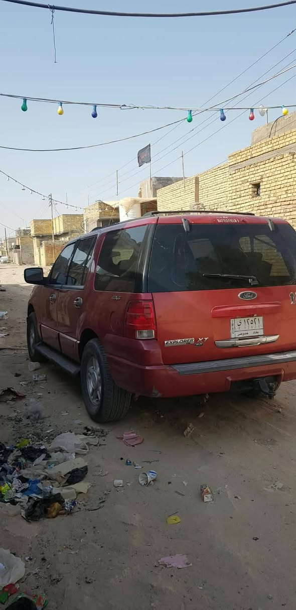 سياره فورت اكس بلور  8 راكب سياره جاهزه من كلشي فقت التبريد عوزه غاز فقط مديل  2003 امريكي مكينته البلاد المدور نفس اليوم السعر 90 بيه مجال قليل كلش حك الجيه ***********
